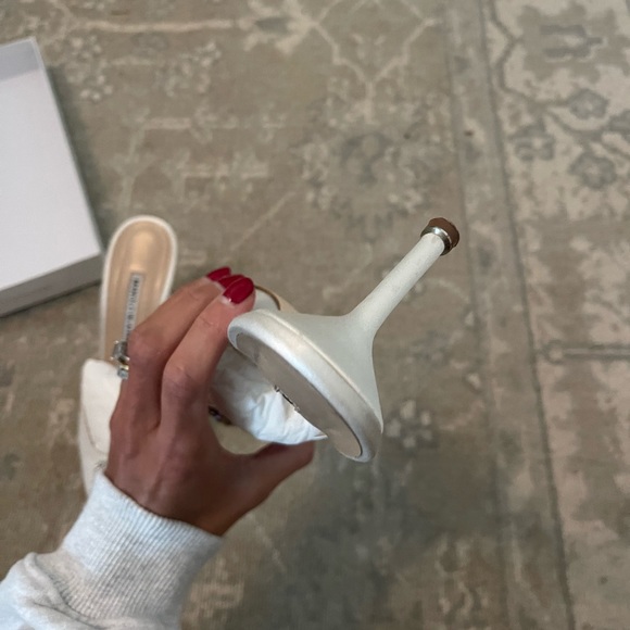 COPY - Manolo Blahnik hangisimu 70 mule - Picture 8 of 9